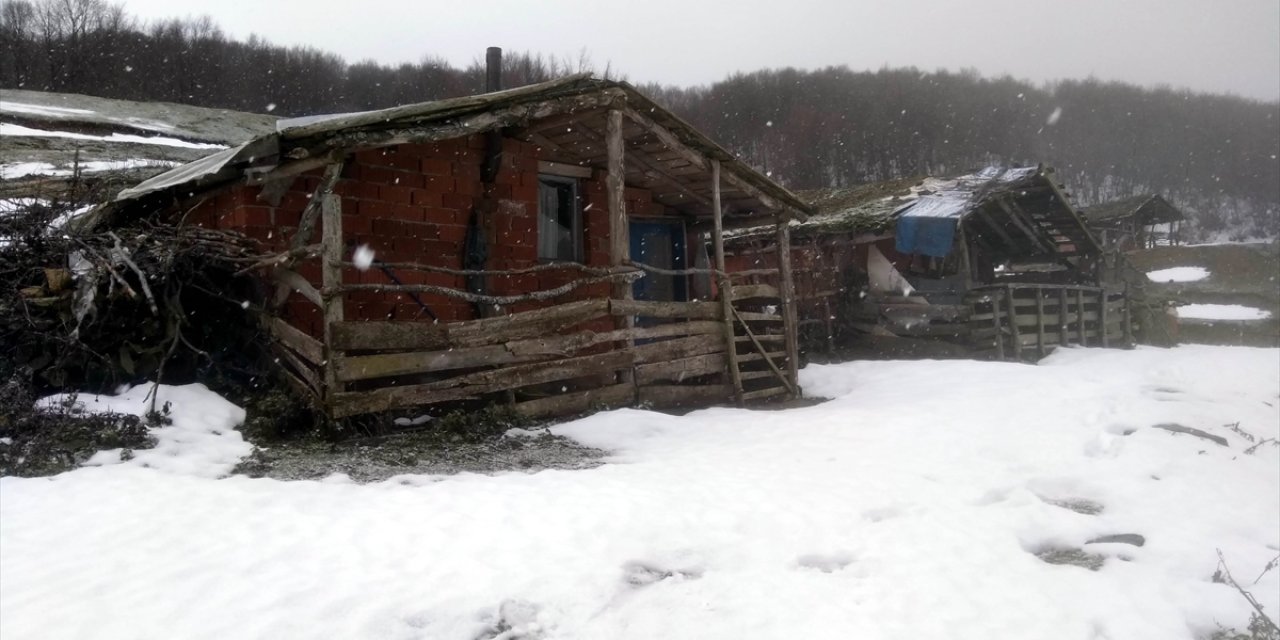 Amasya'nın yüksek kesimlerinde kar yağışı etkili oldu