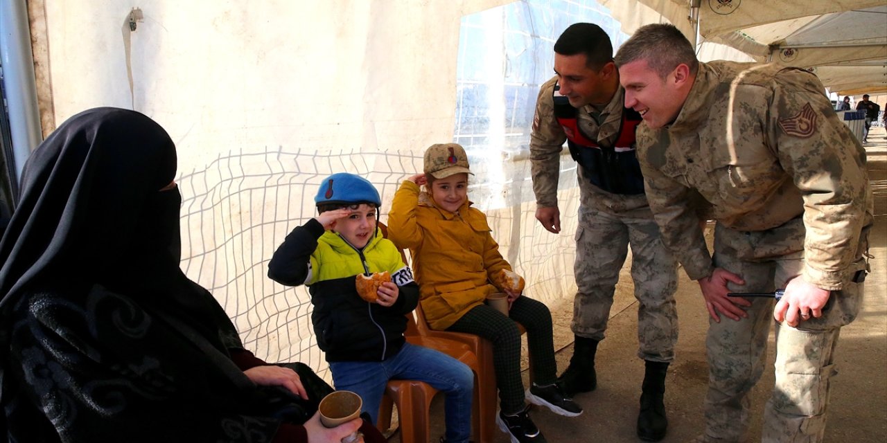 Suriyelilerin Hatay'daki sınır kapılarından ülkelerine dönüşü sürüyor