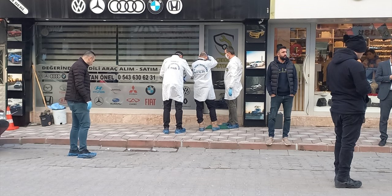 Manisa'da iş yerindeki cinayete ilişkin yakalanan 9 zanlıdan 3'ü tutuklandı