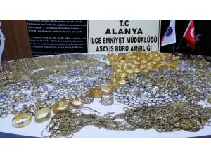 Antalya'da 20 kilo 318 gram sahte altın ele geçirildi