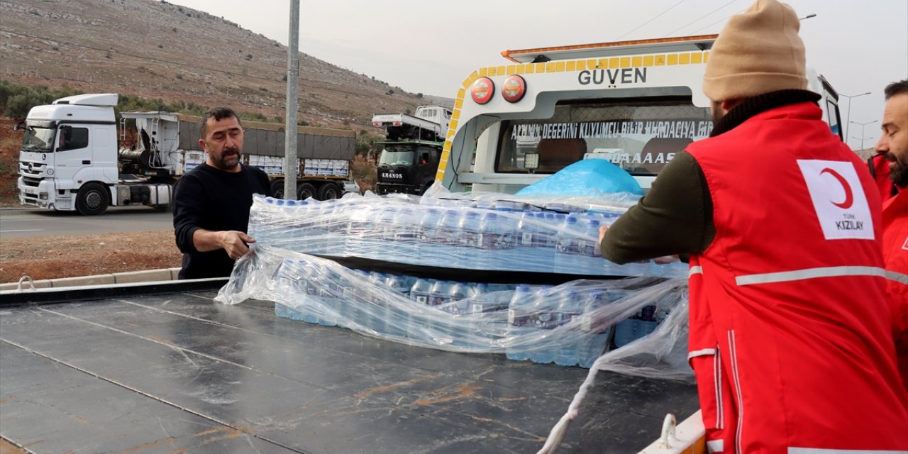 Ülkelerine dönen Suriyeli çocuklara süt dağıtmak için Ankara'dan Hatay'a geldi