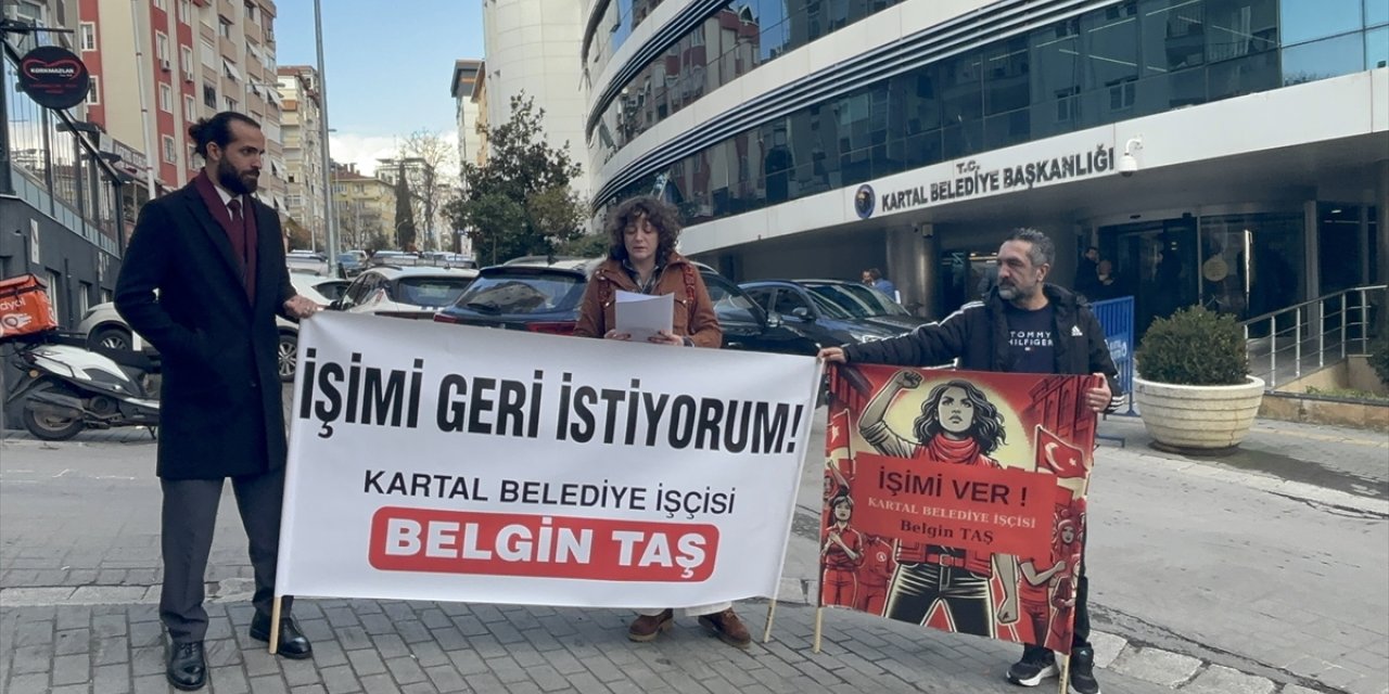 Kartal Belediyesinin işten çıkardığı işçi, belediye önündeki eylemini sürdürüyor