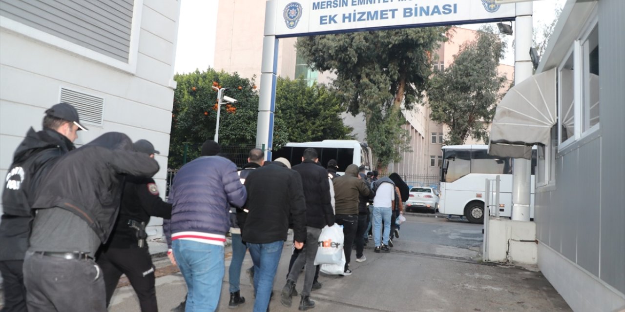 Mersin merkezli fuhuş operasyonlarında 16 zanlı tutuklandı