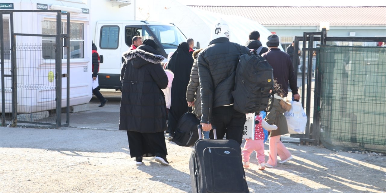 Türkiye'deki Suriyelilerin Kilis'ten ülkelerine dönüşü sürüyor