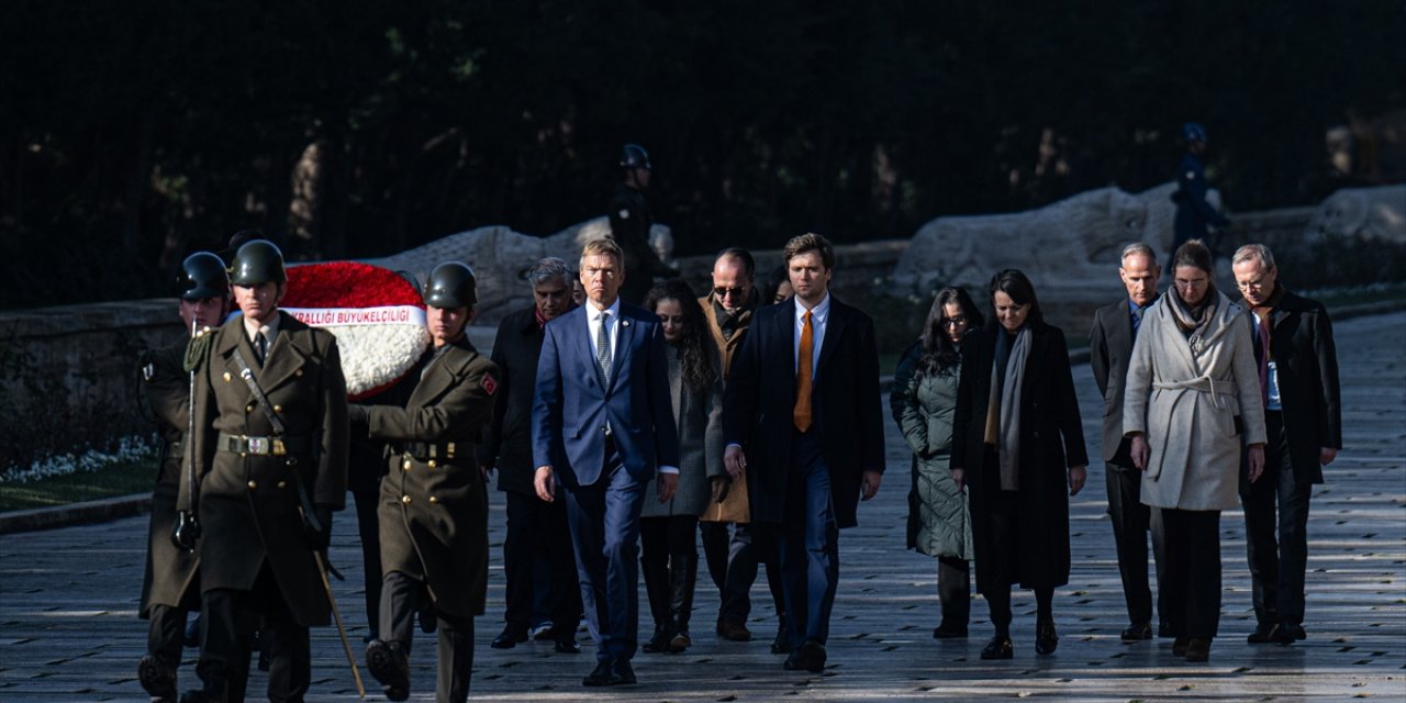 Hollanda'nın Ankara Büyükelçisi Wijnands, "Dostluk Yılı" kapsamında Anıtkabir'i ziyaret etti