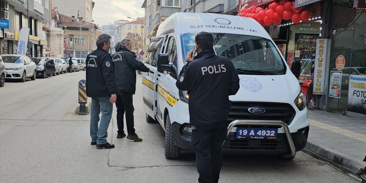 Çorum'da kazara ateş alan silahla bir kişi yaralandı