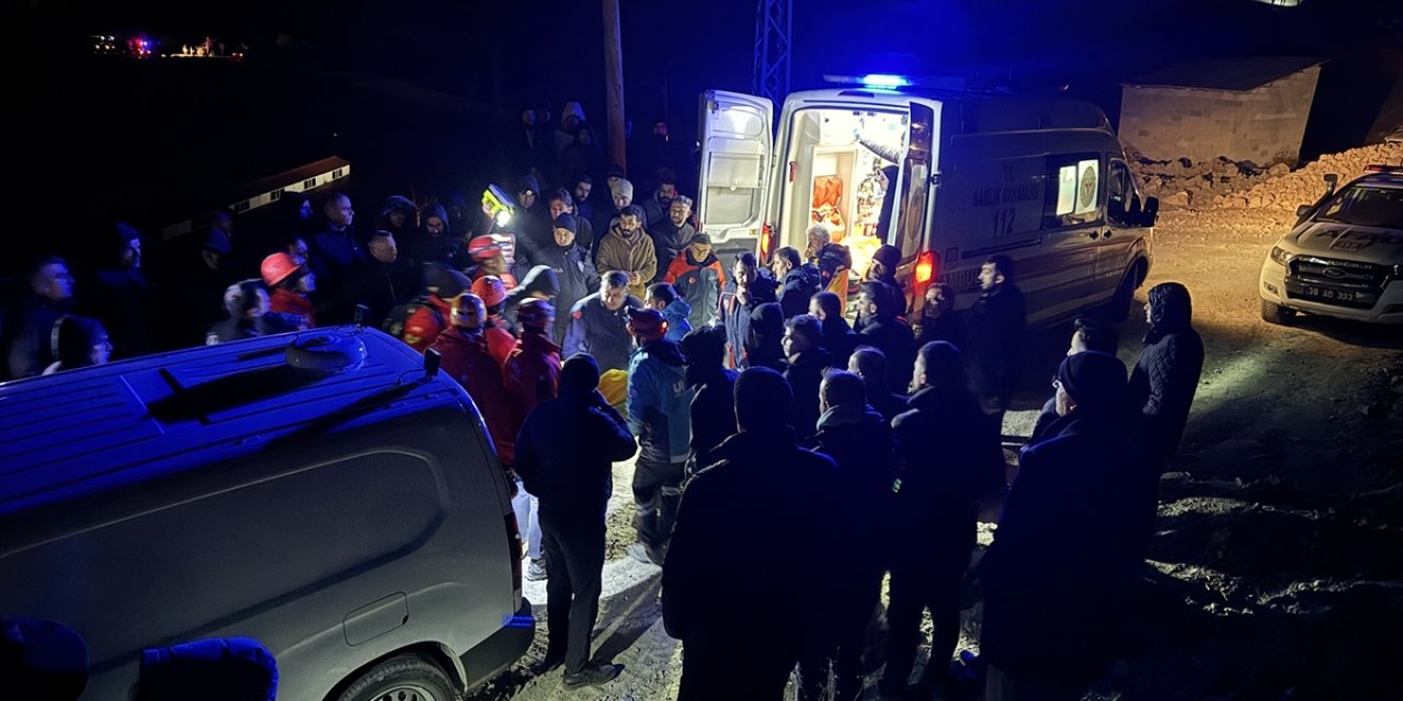 Hakkari'de kayalıklardan düşen kişi hayatını kaybetti