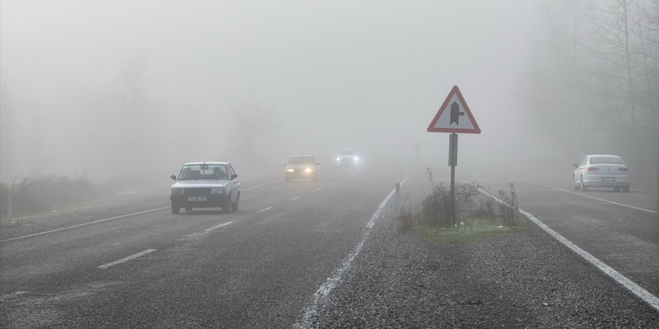 Bartın'da sis trafiği olumsuz etkiledi