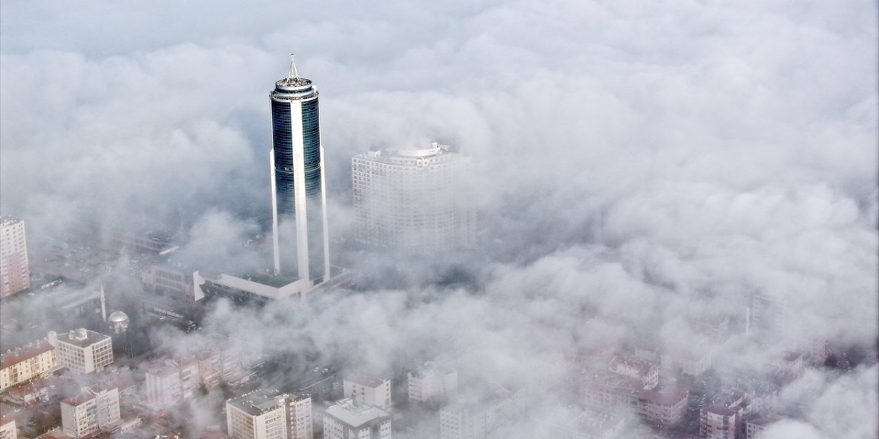 Konya'da etkili olan sis dronla görüntülendi