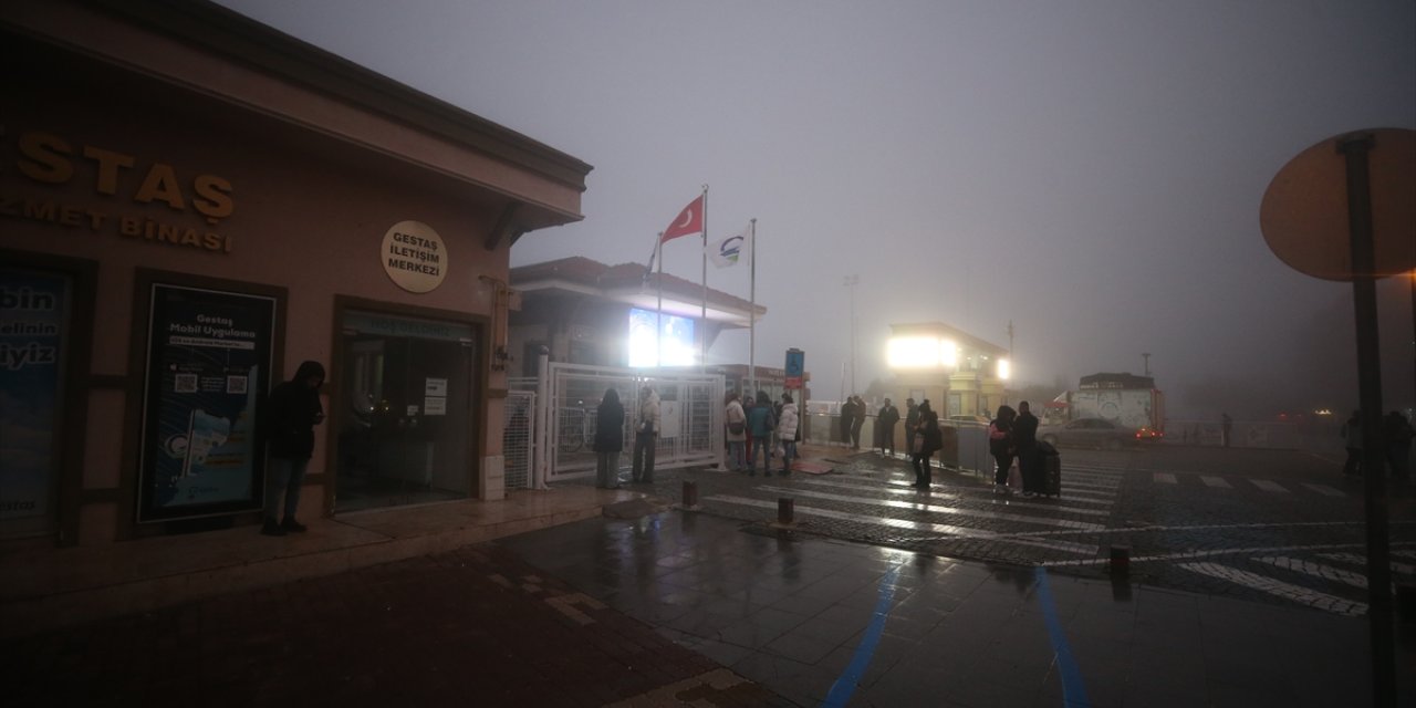 Çanakkale Boğazı tek yönlü transit gemi geçişlerine yeniden açıldı