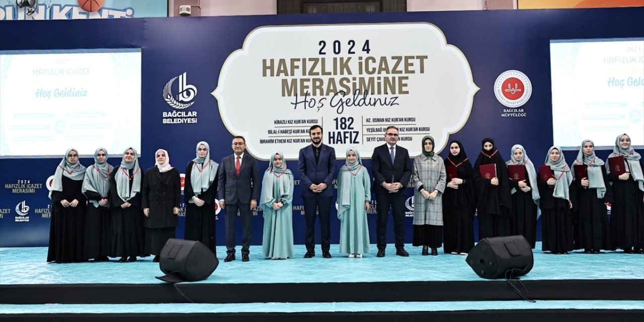 Bağcılar'da hafızlık eğitimini tamamlayan 182 kız öğrenci icazet aldı