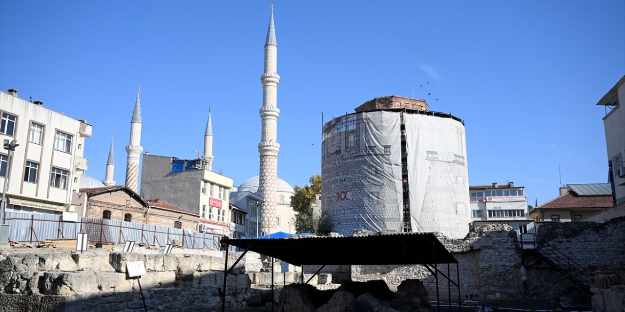 Edirne'de restorasyonu süren Makedon Kulesi'ndeki çalışmalarda şapelin de olduğu kalıntılar bulundu