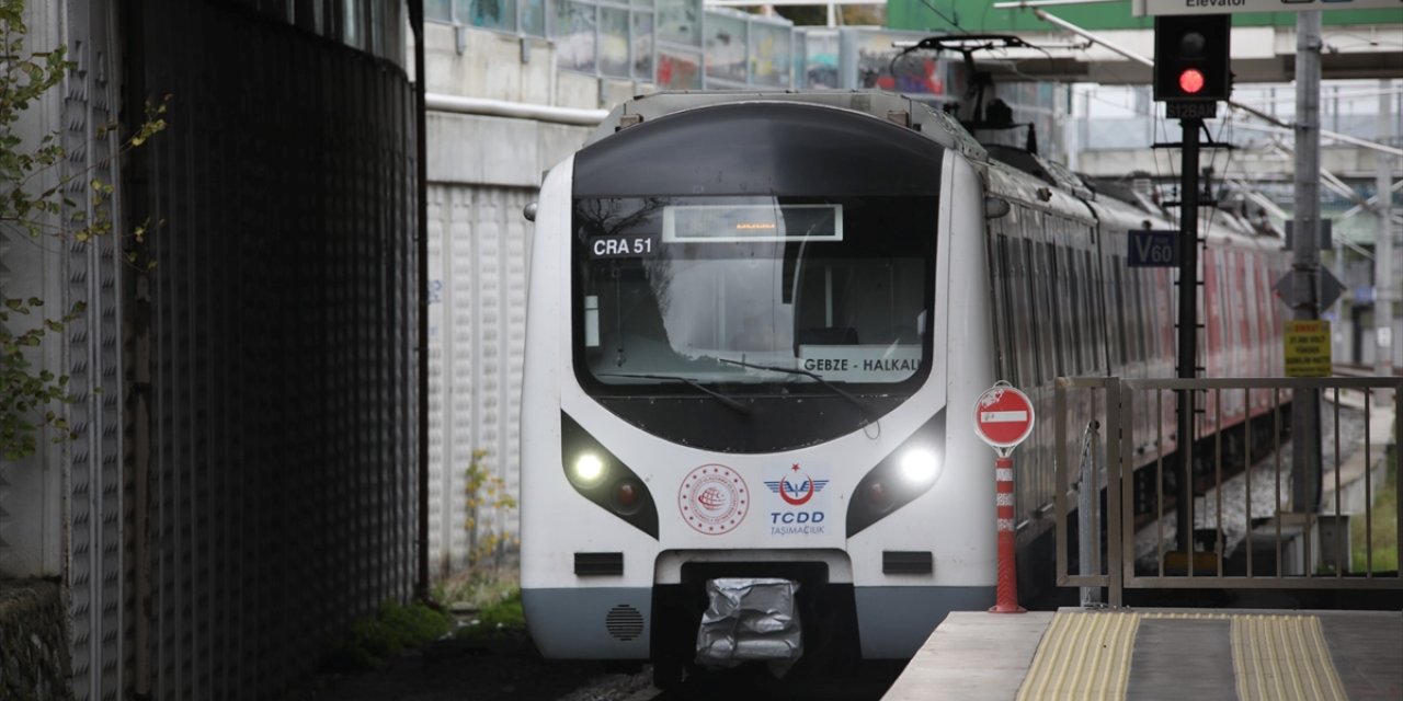 Marmaray bir günde 743 bin 596 yolcu taşıyarak rekor tazeledi