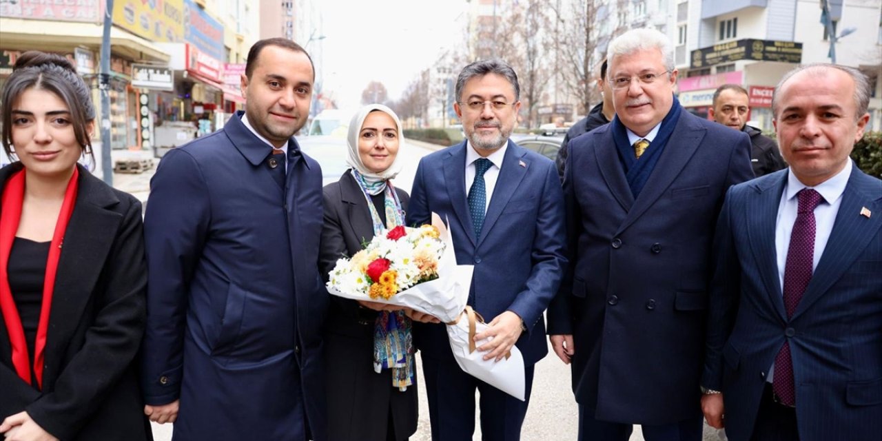 Tarım ve Orman Bakanı Yumaklı, AK Parti Çankırı İl Başkanlığını ziyaret etti