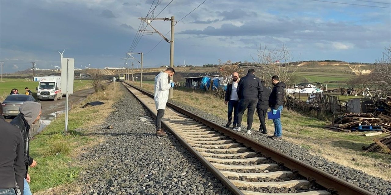 Tekirdağ'da trenin çarptığı bir kişi öldü