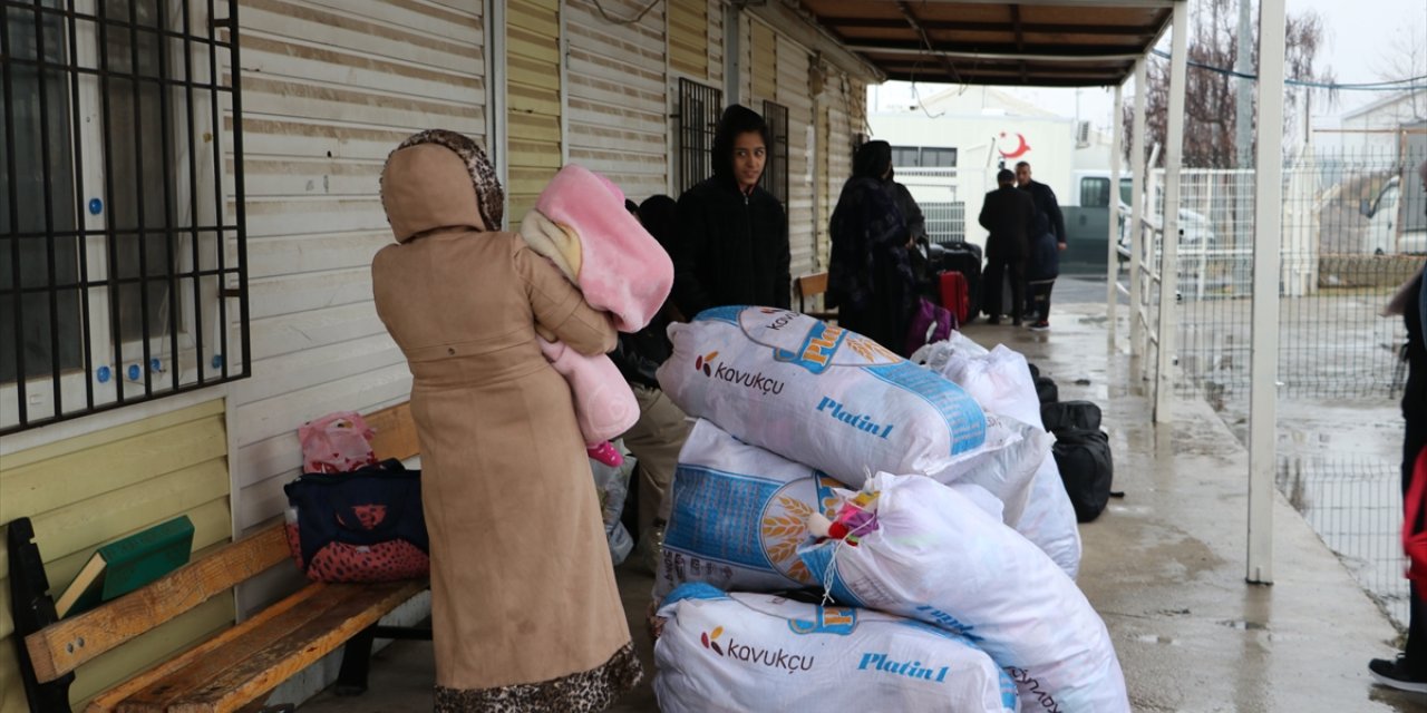 Türkiye'deki Suriyelilerin Kilis'ten ülkelerine dönüşü sürüyor