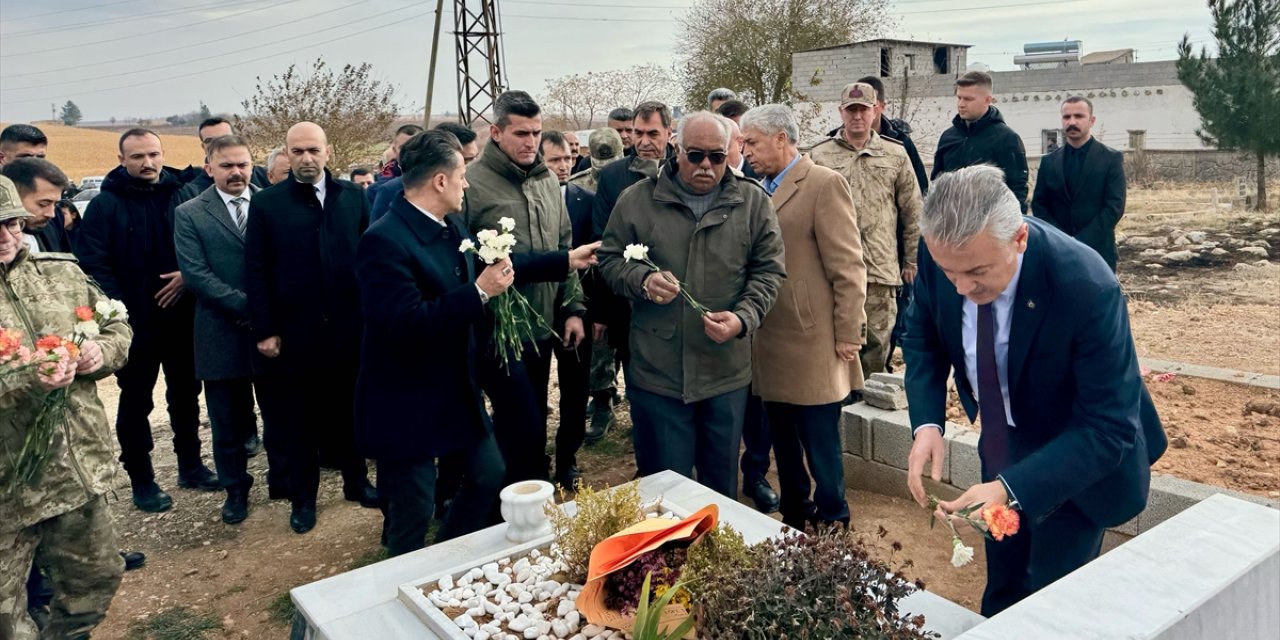 Şehit Piyade Sözleşmeli Er Cebrail Dündar Mardin'deki kabri başında anıldı