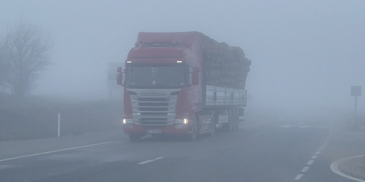 Kastamonu'da sis ulaşımı olumsuz etkiliyor