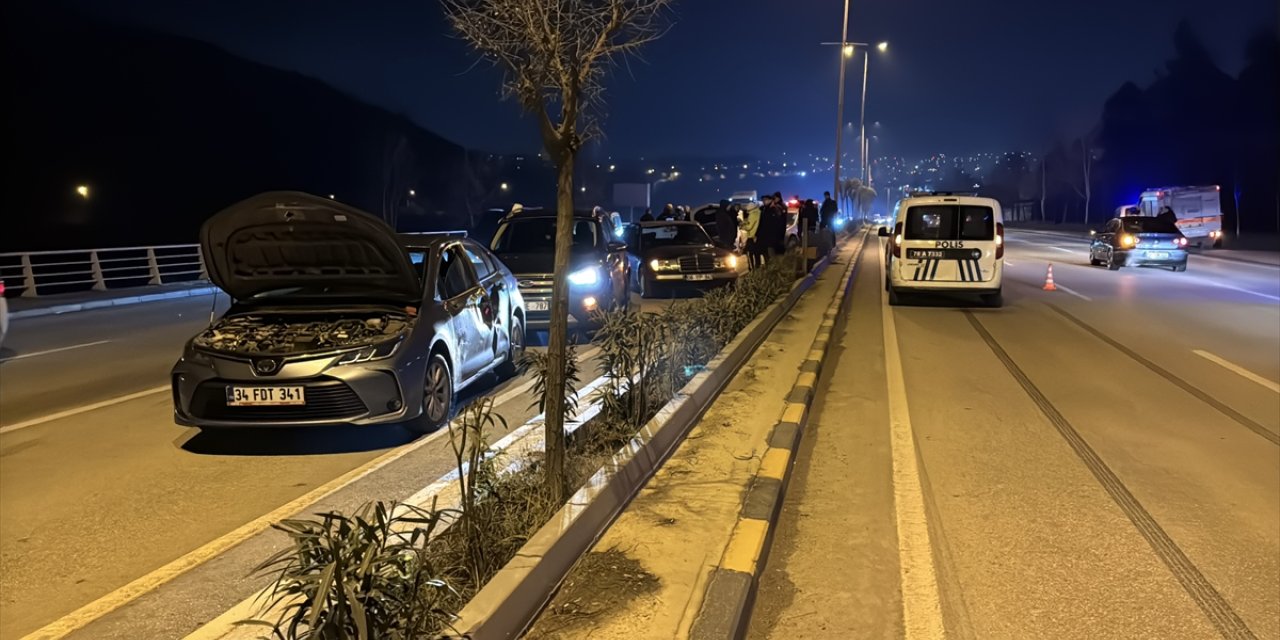 Karabük'te zincirleme trafik kazasında 5 kişi yaralandı