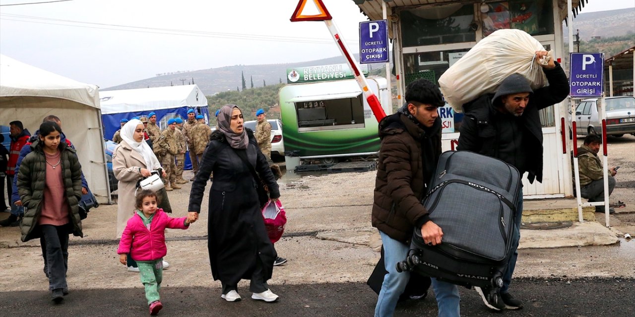 Suriyelilerin Hatay'daki sınır kapılarından ülkelerine dönüşü sürüyor