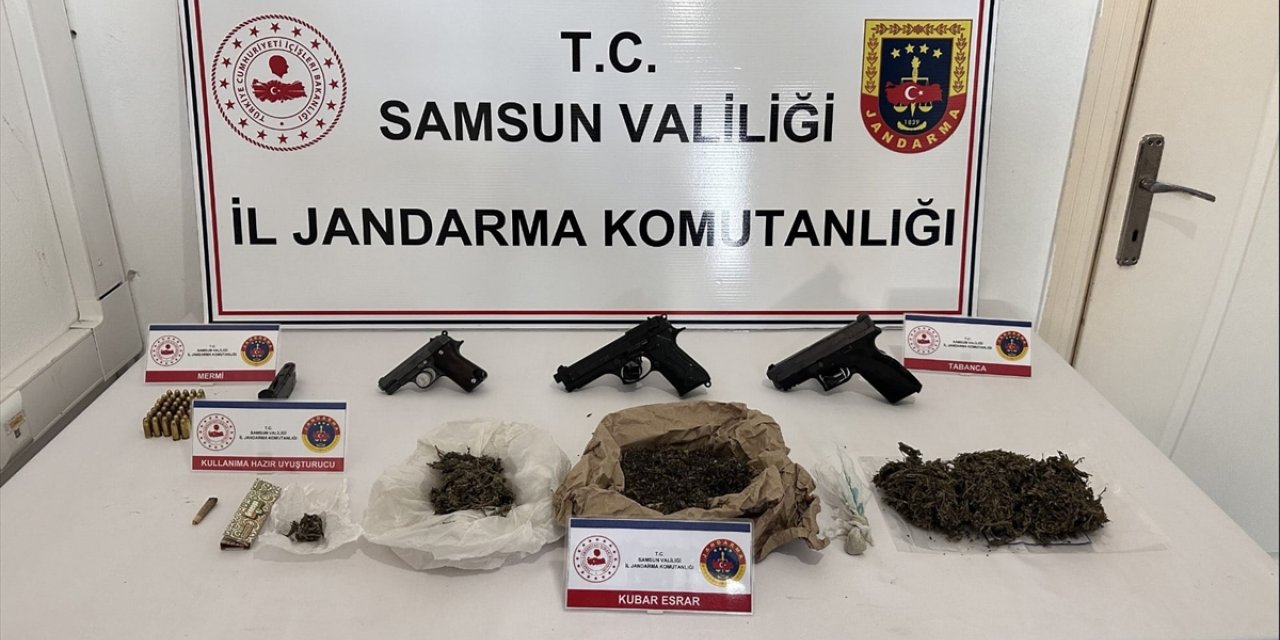 Samsun'da kanepeye zulalanmış uyuşturucu ele geçirildi