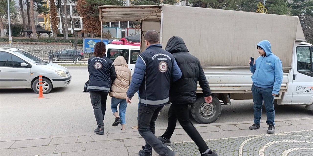 Amasya'da göçmen kaçakçılığı yaptıkları iddiasıyla 2 zanlı tutuklandı