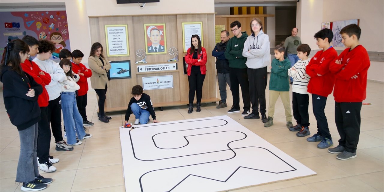 Robot olimpiyatlarında dünya birincisi olan depremzede öğrenciler, tüm kategorilerde şampiyonluk hedefliyor