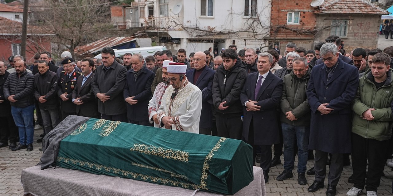 Balıkesir'de mühimmat fabrikasındaki patlamada yaşamını yitiren Tuğba Sert'in cenazesi defnedildi