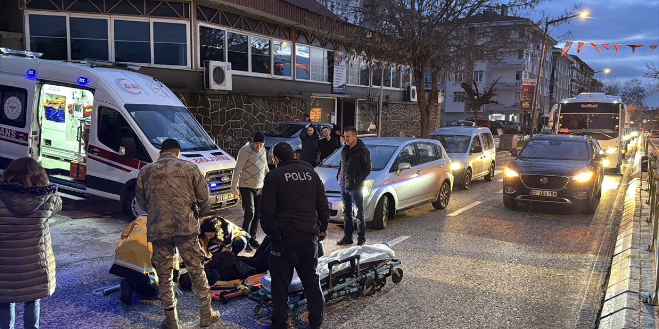 Edirne'de otomobilin çarptığı öğrenci yaralandı