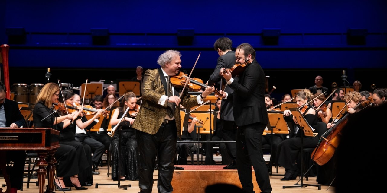 CRR Senfoni Orkestrası ve Lakatos Ensemble "Yeni Yıl Konseri" verdi