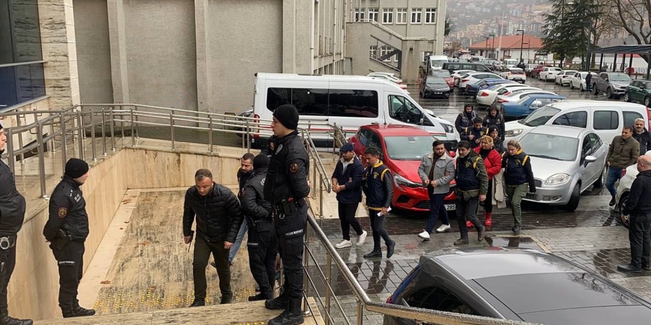 Zonguldak'ta keser ve bıçakla 3 kişinin yaralandığı kavgaya ilişkin 3 şüpheli tutuklandı