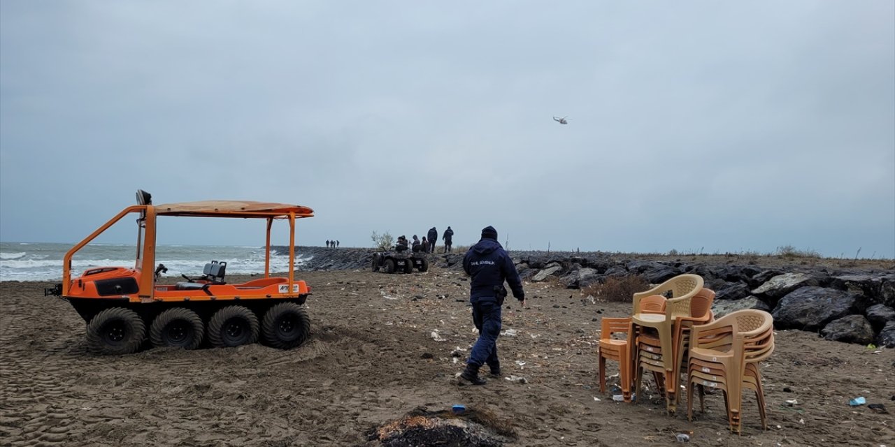 Samsun'da kayıp balıkçıyı arama çalışmaları devam ediyor