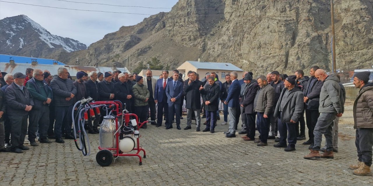 Erzurum'da 158 üreticiye süt sağım makinesi dağıtıldı