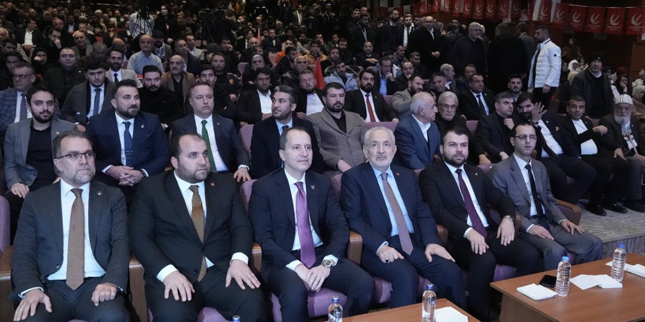 Yeniden Refah Partisi Genel Başkanı Erbakan, Diyarbakır'da temaslarda bulundu