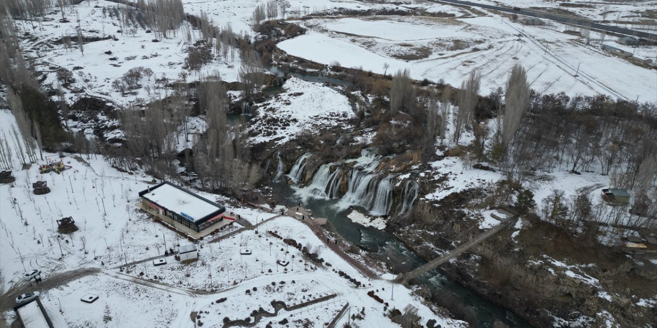 Bitlis ve Muş'ta 369 yerleşim yerinin yolu ulaşıma açıldı