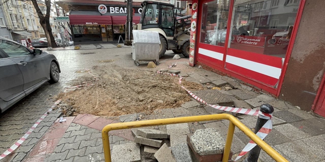 GÜNCELLEME - Kadıköy'de ana su şebekesinde meydana gelen patlamaya ilişkin çalışmalar tamamlandı