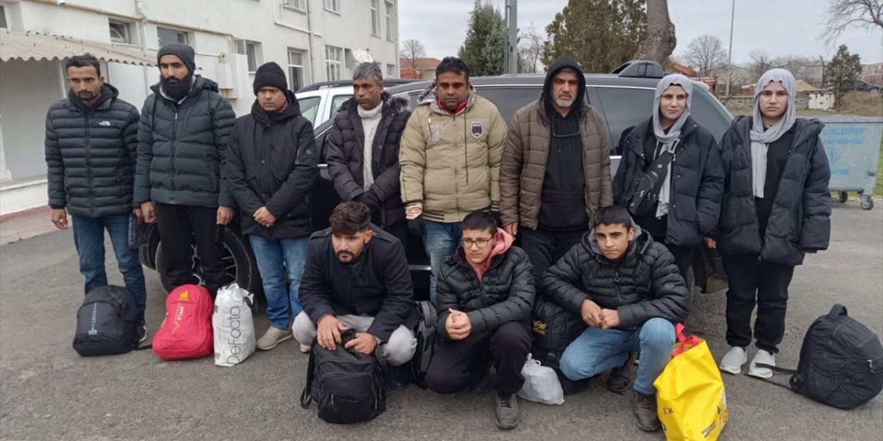 Tekirdağ'da 13 düzensiz göçmen yakalandı