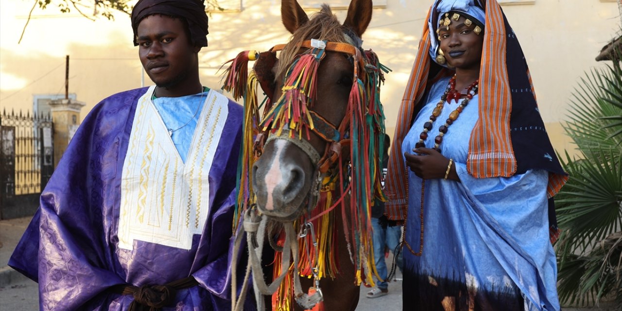 Senegal'de sömürge döneminden miras kalan ışıklı yıl sonu kutlaması: Fanal Festivali