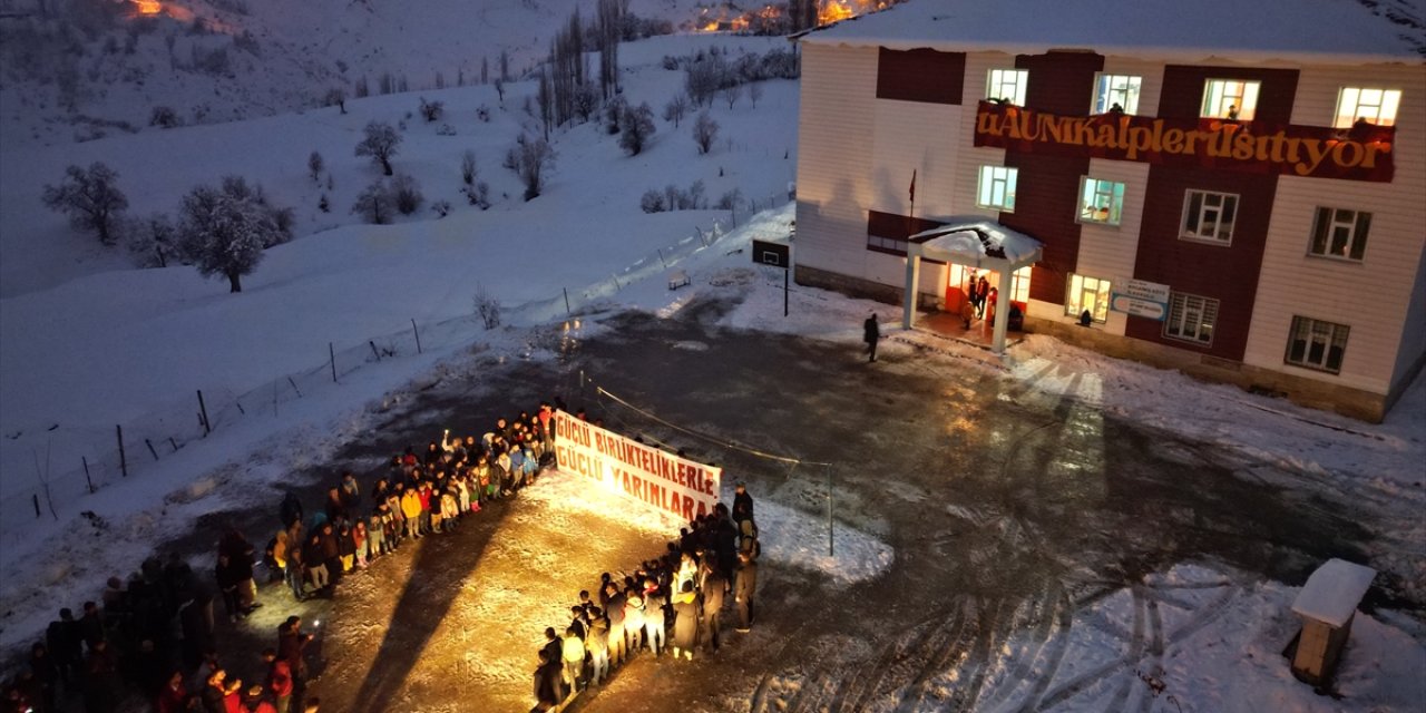 Taraftar grubu ultrAslan'dan, köy çocuklarına yeni yıl sürprizi