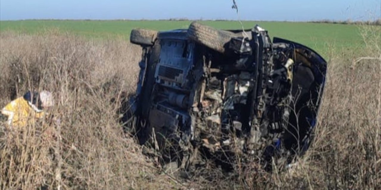 Tekirdağ'da tarlaya devrilen otomobilin sürücüsü öldü