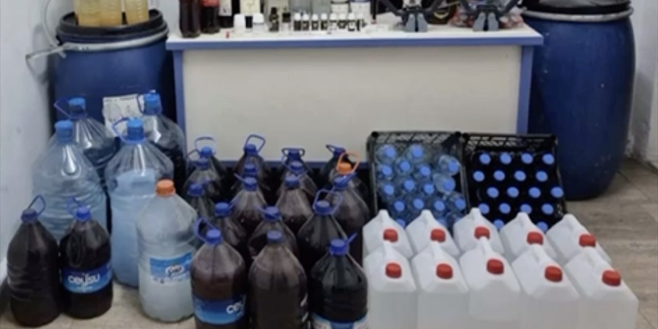 Burdur'da 383 litre kaçak içki ele geçirildi