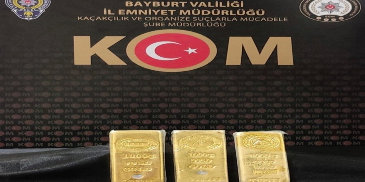 Bayburt'ta otomobilde 3 kilogram külçe altın ele geçirildi