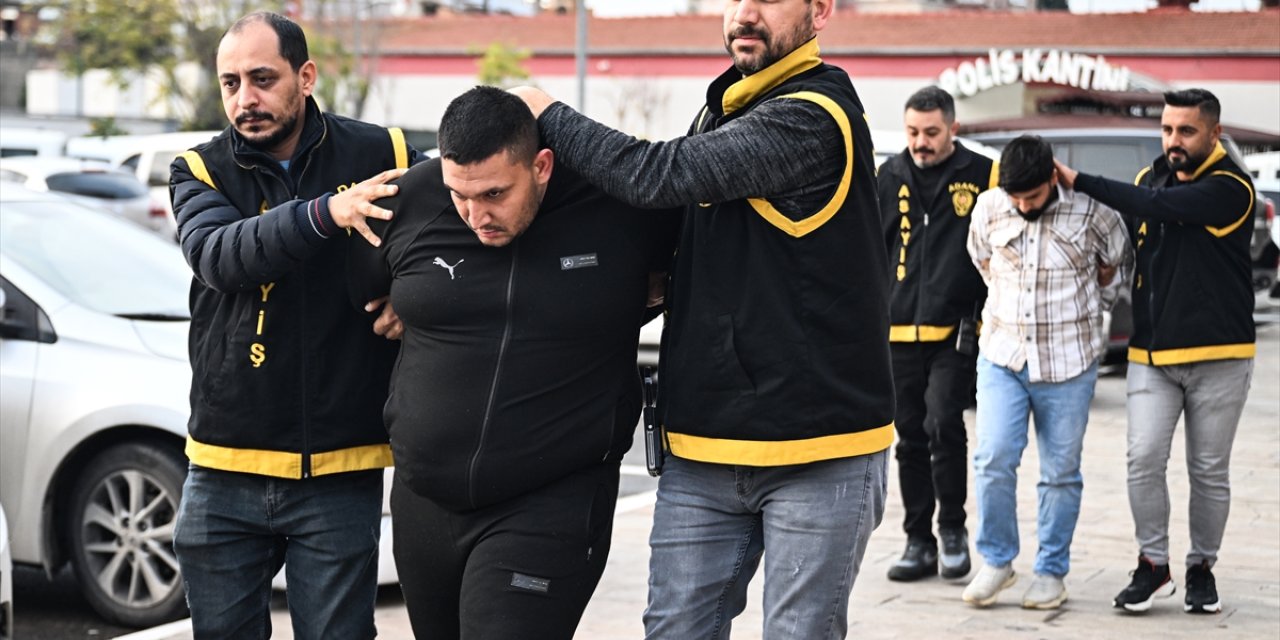 Adana'da bir kişinin sokakta tabancayla öldürülmesiyle ilgili 2 şüpheli tutuklandı