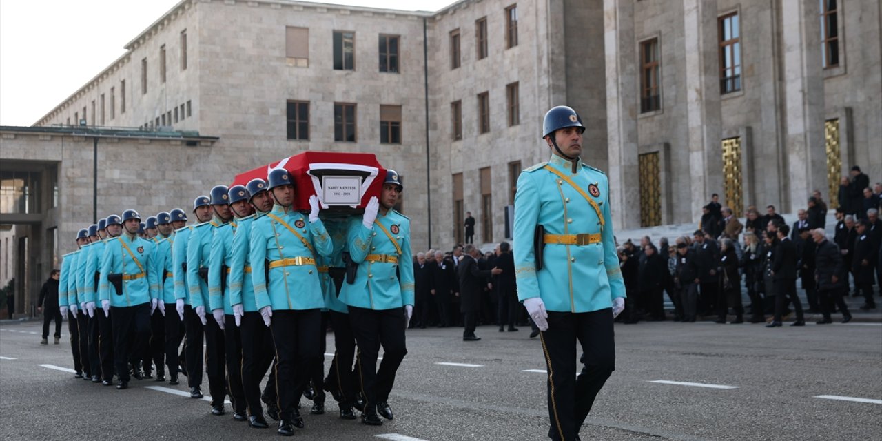 Eski bakan Nahit Menteşe, son yolculuğuna uğurlandı