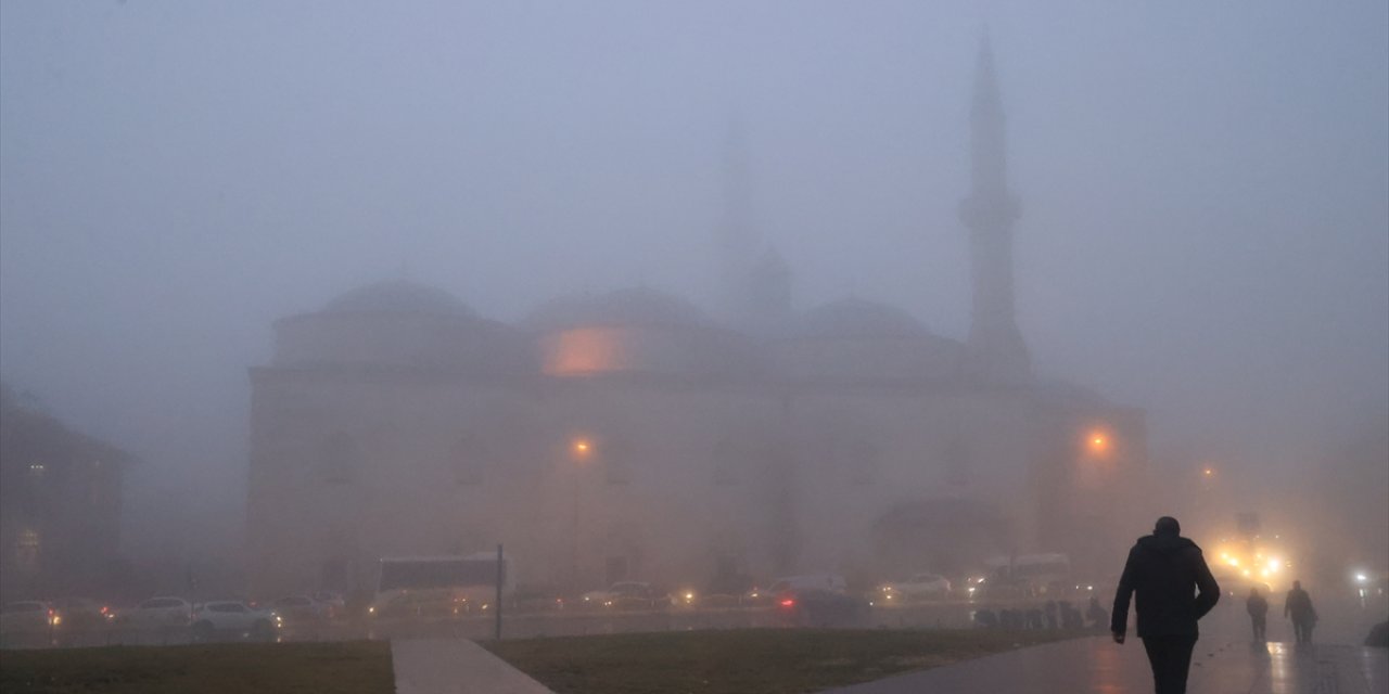 Edirne'de sis etkisini dünden bu yana sürdürüyor