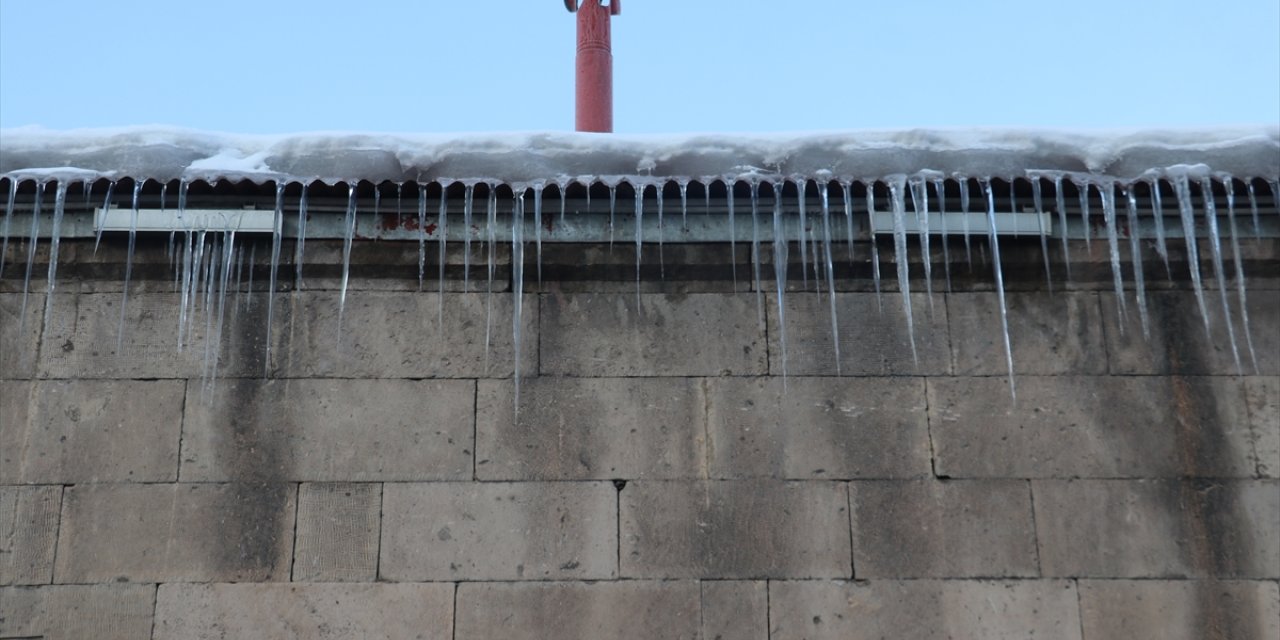 Erzurum, Ardahan, Ağrı ve Kars gece buz kesti