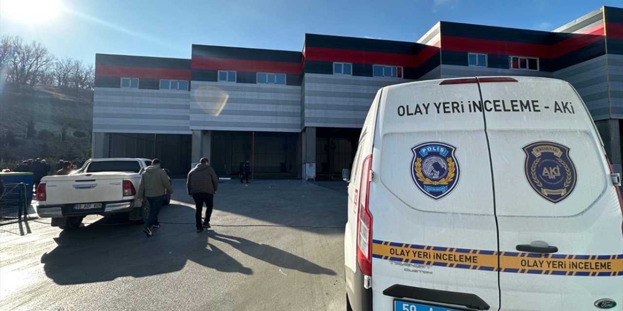 Tekirdağ'da staj gördüğü fabrikada yüksekten düşen öğrenci ağır yaralandı