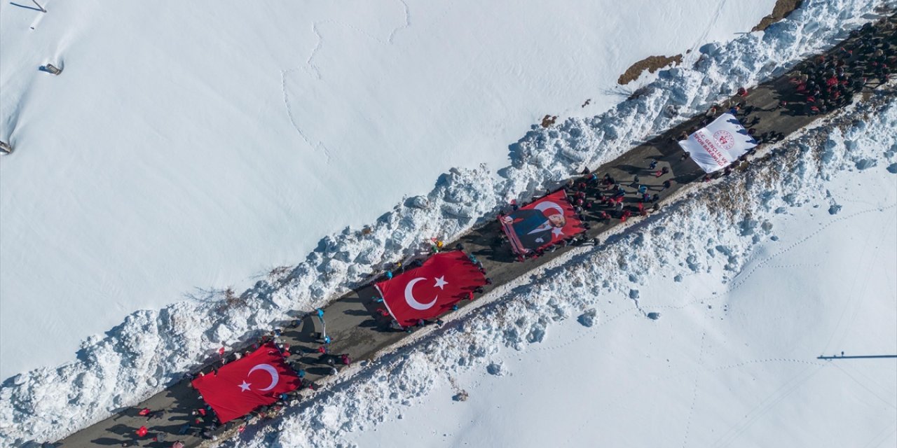 Sis Dağı'nda Sarıkamış Şehitleri Anma Yürüyüşü yapıldı