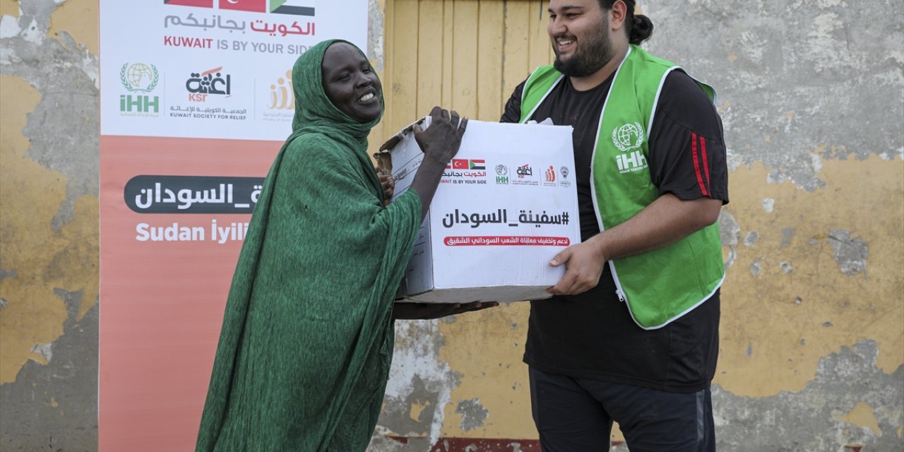 İHH, 2024'te Sudan'a 161 konteyner yardım malzemesi ulaştırdı