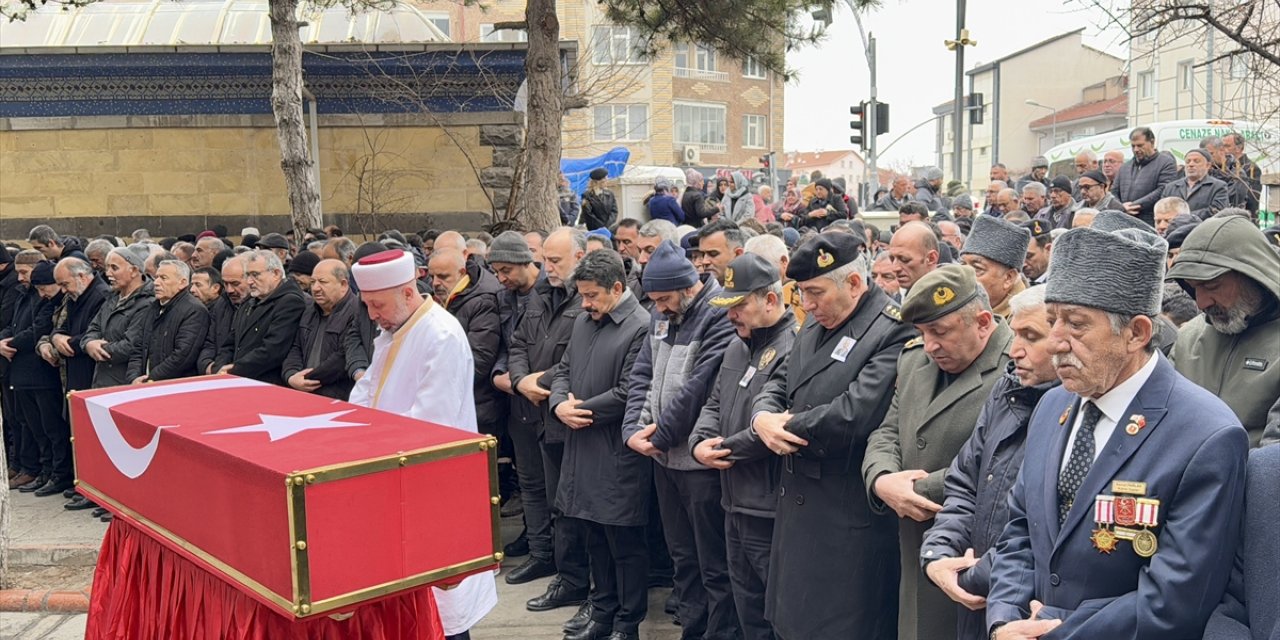 Kırşehir'de Kıbrıs gazisi Yasatekin son yolculuğuna uğurlandı